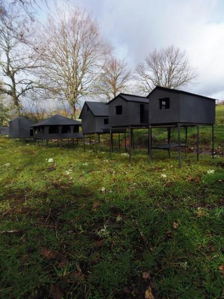 Palafitos de Javier Requejo: una oda a la penosa situación en la que vive España. OLYMPUS DIGITAL CAMERA