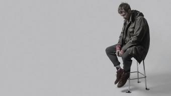 Damon Albarn – Lonely Press Play :: sábados musicales