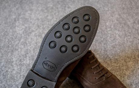 Review Oxford ante marrón chocolate de Vidal Fernández.