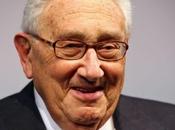Kissinger parece pistas sobre salida crisis ucraniana