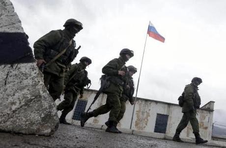 la-proxima-guerra-tropas-rusas-abren-fuego-contra-una-base-militar-en-ucrania