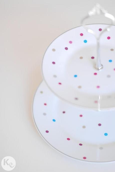 DIY. Confetti cake stand #porcelain #decor #foil 