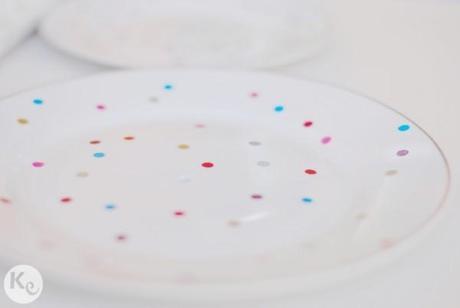 DIY. Confetti cake stand #porcelain #decor #foil 
