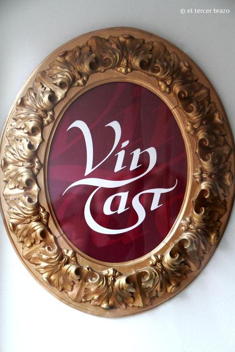 Vintast Logo