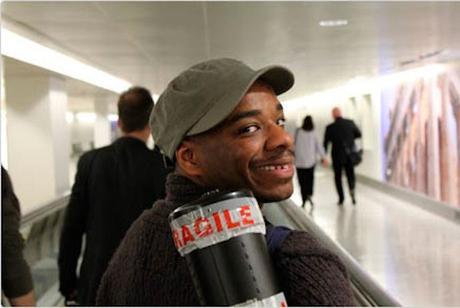 Viaja de la mano de Stephen Wiltshire Stephen_Wiltshire_at_Bangkok_airport