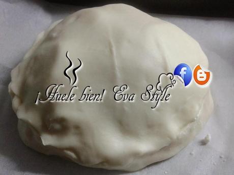 Pastel de hojaldre con requesón y frutas