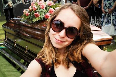 “Selfies” en un funeral ¿Duelo o narcicismo? “Selfies” en un funeral ¿Duelo o narcicismo?
