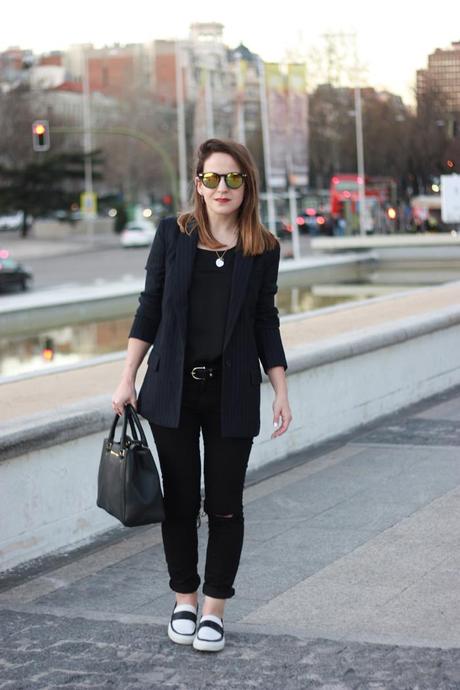 funfairmood, total black