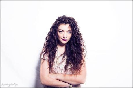 LORDE LANZARA UNA COLECCCIÓN DE MAQUILLAJE PARA M.A.C. lorde-background_095403