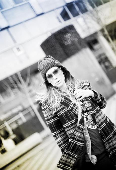 street style barbara crespo navy yellow coat sheinside adidas sneakers fashion blogger outfit blog de moda