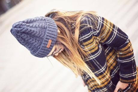 street style barbara crespo navy yellow coat sheinside adidas sneakers fashion blogger outfit blog de moda