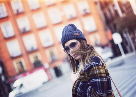 street style barbara crespo navy yellow coat sheinside adidas sneakers fashion blogger outfit blog de moda