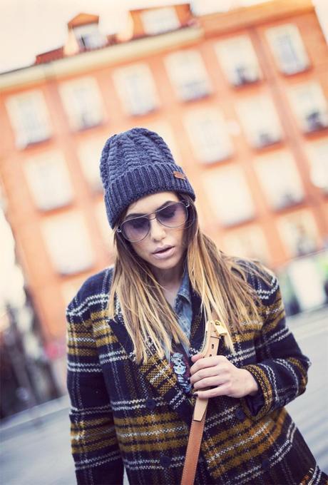 street style barbara crespo navy yellow coat sheinside adidas sneakers fashion blogger outfit blog de moda