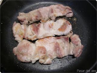 Arepas con pollo, aguacate y mayonesa