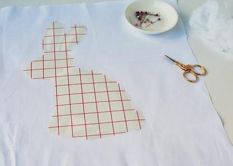 DIY........COJÍN DE CONEJITO DE PASCUA En TRES COLORES