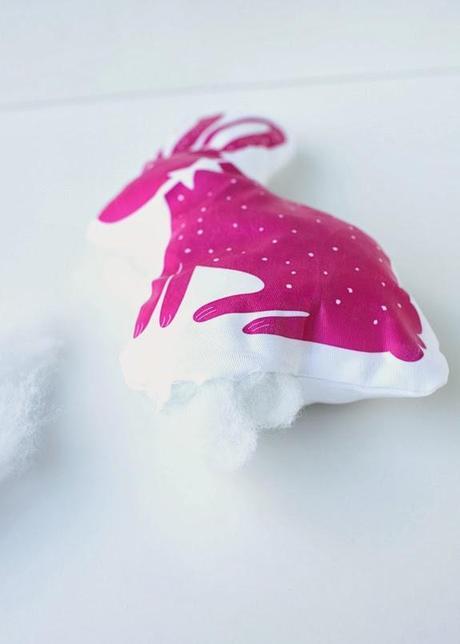 DIY........COJÍN DE CONEJITO DE PASCUA En TRES COLORES