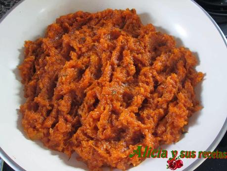 CALABAZA AL AJILLO CON LONGANIZA Y HUEVO ROTO (CALABAZA ANGELITAS)