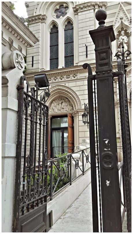 El templo de Jesús Sacramentado y la leyenda urbana de la gorra viajera que lo habita.