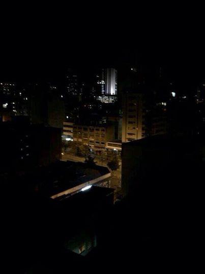 Foto: 9:20pm.  vista del corte de luz en Chacao #12M