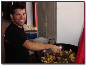 PabloD Gourmet - Miguel Ángel preparando Liebre con patatas