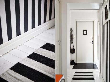 Un vestibulo a rayas. Muebles de madera y personalidad. Un vestibulo a rayas. Muebles de madera y personalidad.