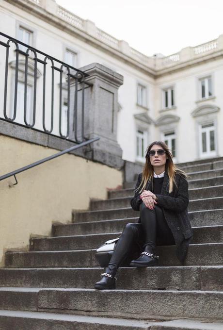 street style barbara crespo zara chained boots black fashion blogger outfit blog de moda