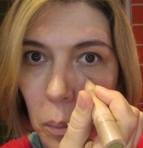 Utilizando Ideal Light Analizando iluminadores correctores: By the Face vs Estée Lauder