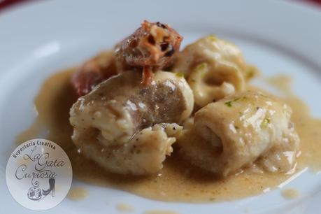 FILETES DE GALLO CON LECHE DE COCO Y GAMBAS