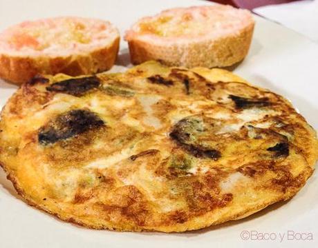 ¿¿¿¿Cómo???? ¿Qué aún no habéis ido al Quintotapa de L’Hospitalet? Tortilla de l'Avui con calçots del parc agrari del Baix Llobregat KM0-y morcilla