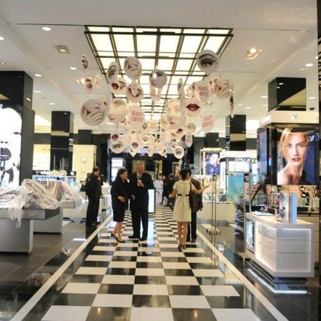 3_6339111809306464093631085_53_zzatmosphere_101409_3225