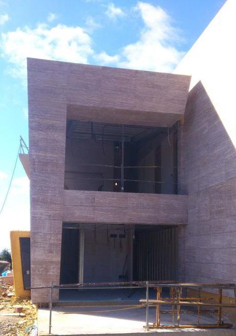 IMÁGENES DE OBRA DE LA VIVIENDA UNIFAMILIAR DISEÑADA POR A-CERO EN OVIEDO