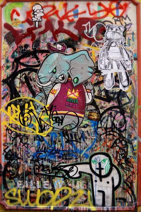 Jóvenes y mayores (y II) (Grafitti, Barcelona, octubre 2012) ¿QUÉ ESPERAN HOY LOS JÓVENES DE SUS MAYORES? (y II)