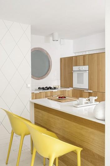 ESTILO ECLÉCTICO EN UN SÓTANO CONVERTIDO EN APARTAMENTO