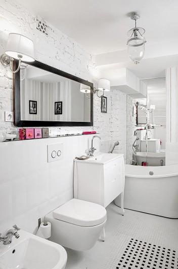 ESTILO ECLÉCTICO EN UN SÓTANO CONVERTIDO EN APARTAMENTO