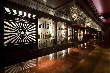 Este weekend, #FF a los mejores: 2147mans, 25hours Bikini, Egue y Seta, & The Passenger. 10 THE PASSENGER BAR SIDE VIEW B