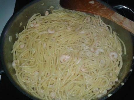 Spaguettis con gambas al ajillo