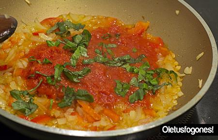 Pasta con pollo y setas shitake