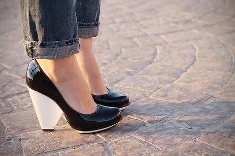 DRESS YOUR FEET IN BLACK AND WHITE