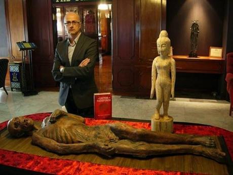 OFF TOPIC: El lector de cadáveres