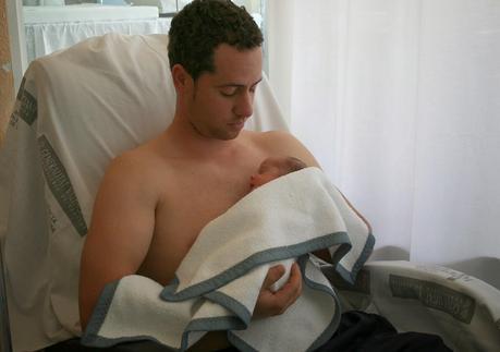 EL PADRE JUEGA UN PAPEL MUY IMPORTANTE EN EL PARTO EL PADRE JUEGA UN PAPEL MUY IMPORTANTE EN EL PARTO