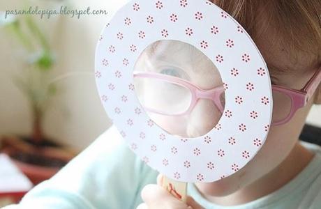 Una lupa de papel para mi pequeña detective