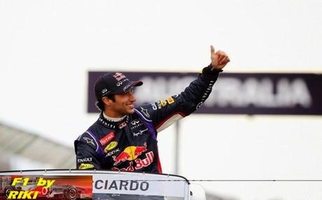 RED BULL CAE EN UNA CARRERA COMPLICADA EN AUSTRALIA