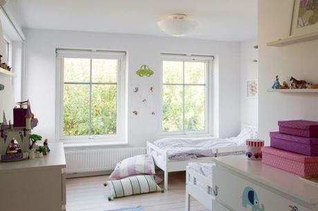 sillas eames muebles de diseño e ikea Las casas nórdicas modernas estilo nórdico escandinavo decoracion en blanco y madera clara casas nórdicas decoración blog decoración interiores nórdicos acabados y revestimientos decoración 