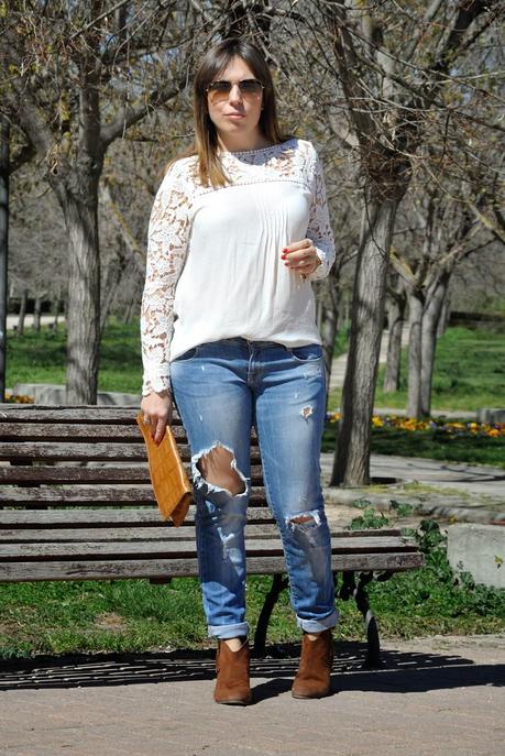 Lace+ripped jeans - Paperblog