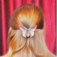 Cómo hacer un prendedor para el pelo con mariposas Cómo hacer un prendedor para el pelo con mariposas