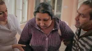 con su mujer en el hospital