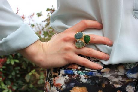 Mint green blouse and floral pants Image and video hosting by TinyPic