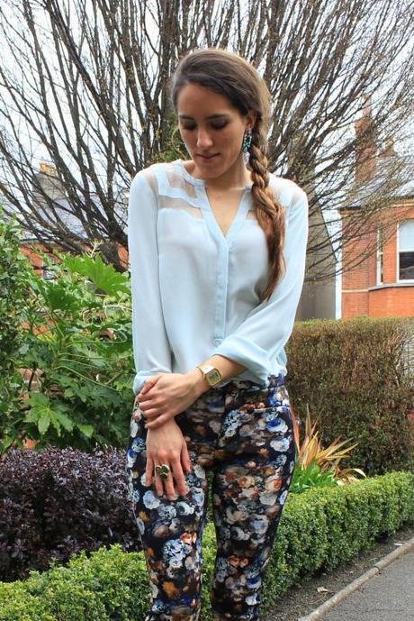 Mint green blouse and floral pants Image and video hosting by TinyPic