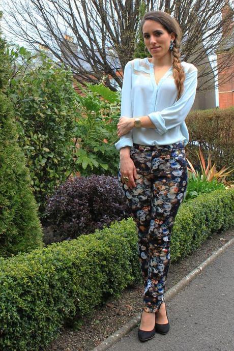 Mint green blouse and floral pants Image and video hosting by TinyPic