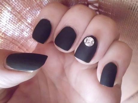 manicura negro mate